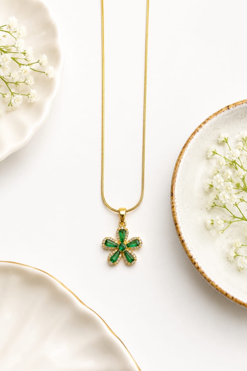 Anti-tarnish Emerald Green Crystal Flower Pendant Necklace.