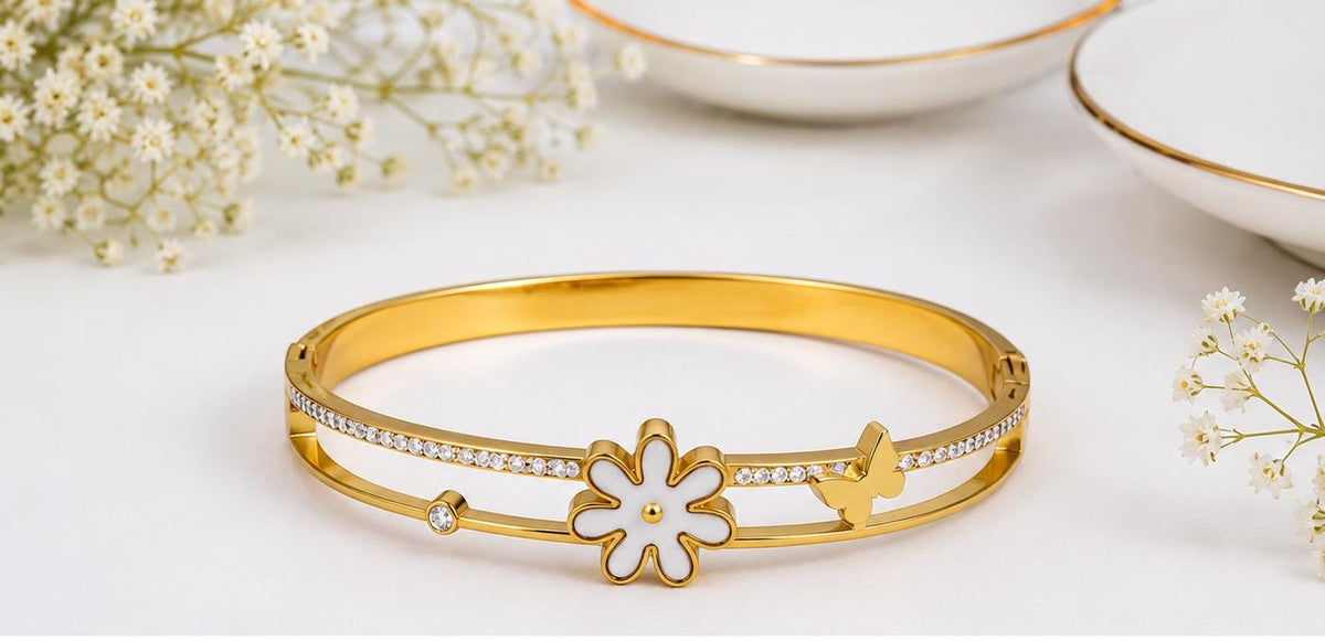 Anti-tarnish Blooming Daisy Dual Bracelet