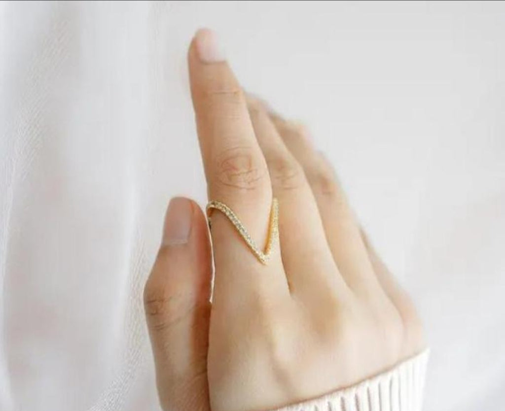 Anti Tarnish Stone V Ring