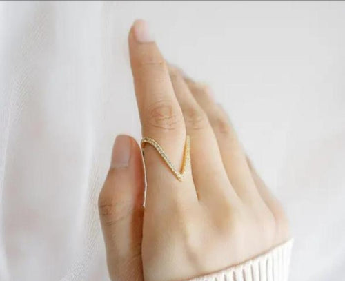 Anti Tarnish Stone V Ring