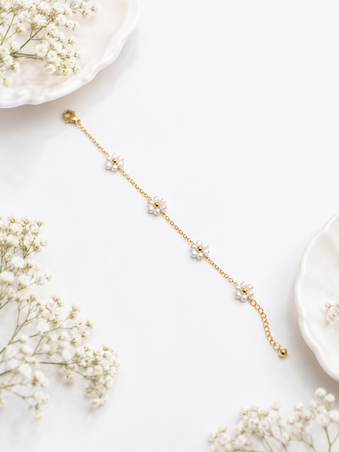 Anti Tarnish White Color Flower Charm Bracelet