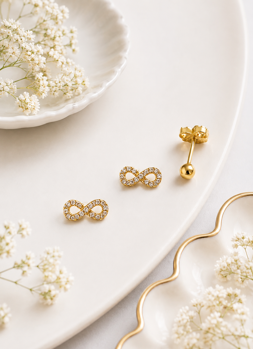 Cubic Zirconia Infinity Ball Back Stud